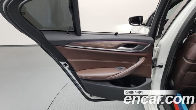 BMW 5-Series 530i xDrive M Sport Package Plus