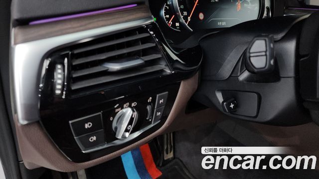 BMW 5-Series 530i xDrive M Sport Package Plus