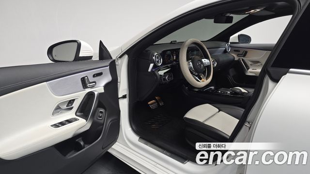 Mercedes-Benz CLA-Class CLA250 4MATIC