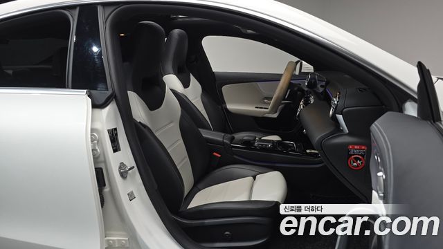 Mercedes-Benz CLA-Class CLA250 4MATIC