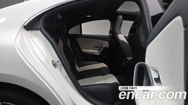 Mercedes-Benz CLA-Class CLA250 4MATIC