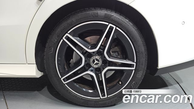 Mercedes-Benz CLA-Class CLA250 4MATIC