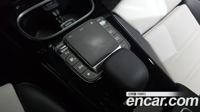 Mercedes-Benz CLA-Class CLA250 4MATIC