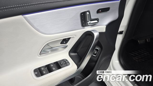 Mercedes-Benz CLA-Class CLA250 4MATIC