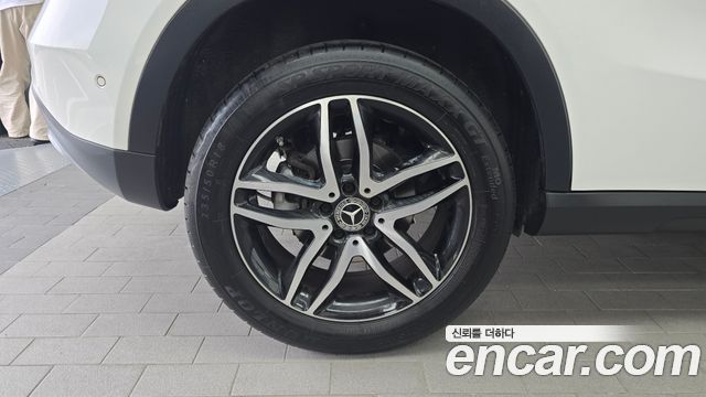 Mercedes-Benz GLA-Class GLA220 Premium