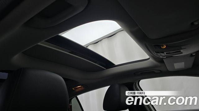 Mercedes-Benz GLA-Class GLA220 Premium