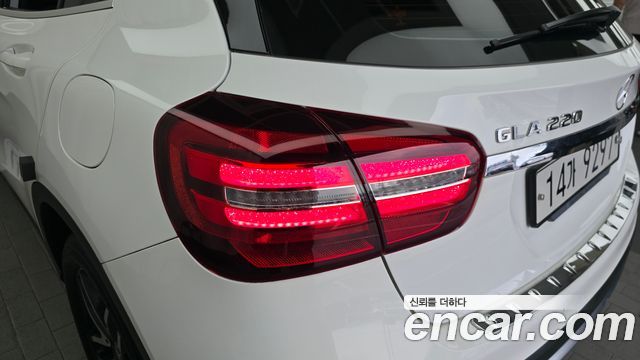 Mercedes-Benz GLA-Class GLA220 Premium