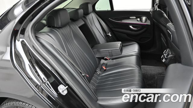 Mercedes-Benz E-Class E400 4MATIC Exclusive