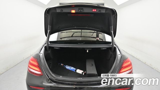 Mercedes-Benz E-Class E400 4MATIC Exclusive