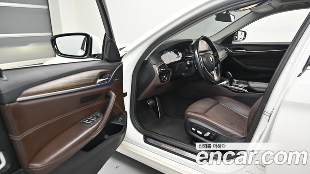 BMW 5-Series 520d Luxury Plus