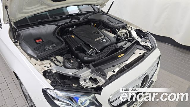 Mercedes-Benz E-Class E300 4MATIC AV Intelligent Drive