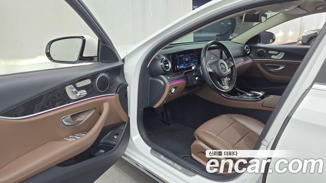 Mercedes-Benz E-Class E300 4MATIC AV Intelligent Drive
