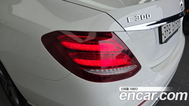 Mercedes-Benz E-Class E300 4MATIC AV Intelligent Drive