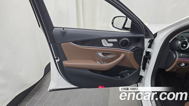 Mercedes-Benz E-Class E300 4MATIC AV Intelligent Drive