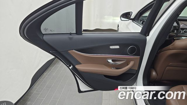 Mercedes-Benz E-Class E300 4MATIC AV Intelligent Drive