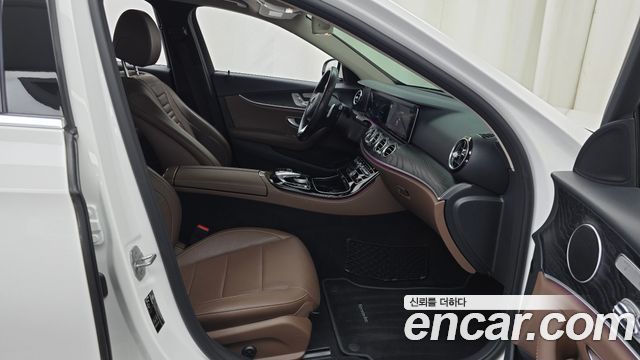Mercedes-Benz E-Class E300 4MATIC AV Intelligent Drive