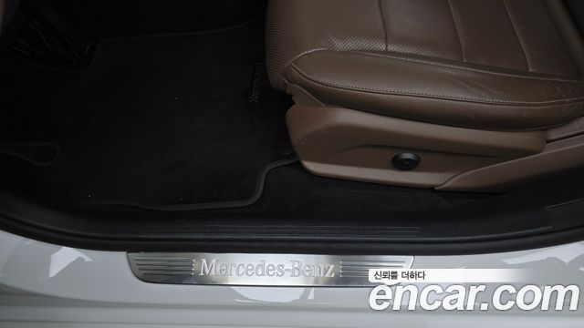 Mercedes-Benz E-Class E300 4MATIC AV Intelligent Drive