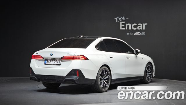 BMW 5-Series 530i xDrive M Sport