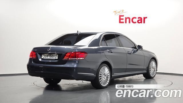 Mercedes-Benz E-Class E300 Elegance