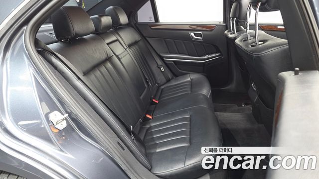 Mercedes-Benz E-Class E300 Elegance
