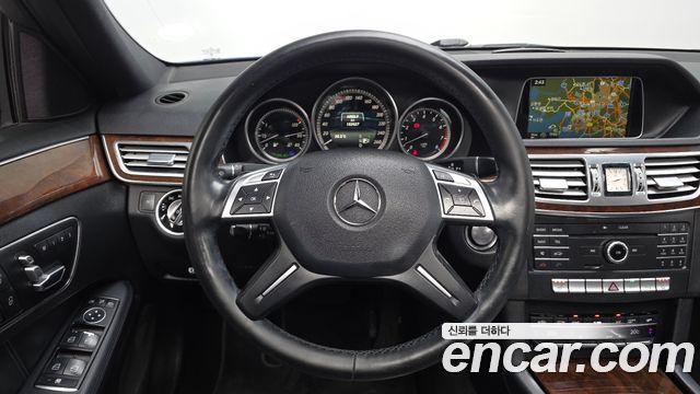 Mercedes-Benz E-Class E300 Elegance