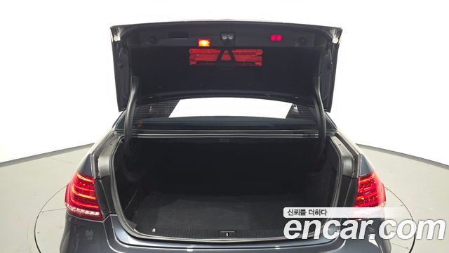 Mercedes-Benz E-Class E300 Elegance