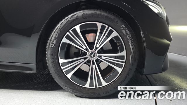 Mercedes-Benz E-Class E200 Avantgarde