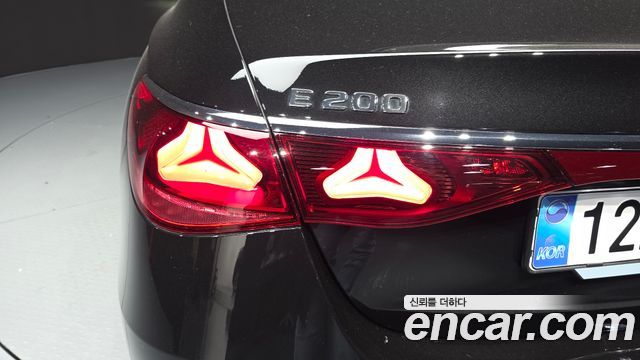 Mercedes-Benz E-Class E200 Avantgarde