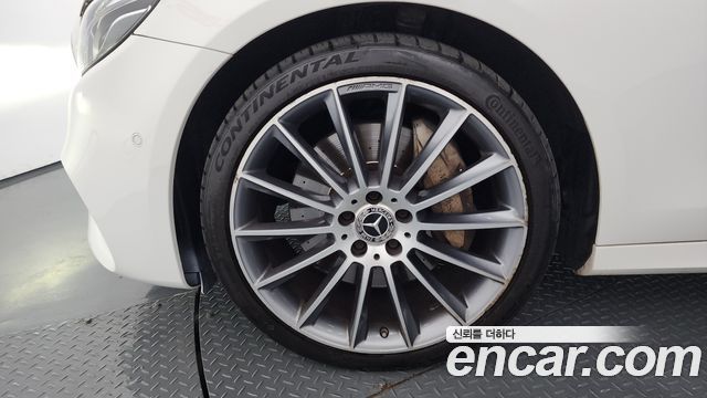 Mercedes-Benz E-Class E350 4MATIC AMG Line