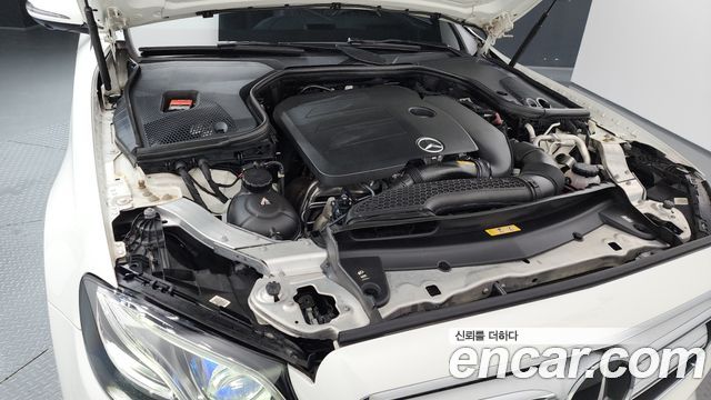 Mercedes-Benz E-Class E350 4MATIC AMG Line