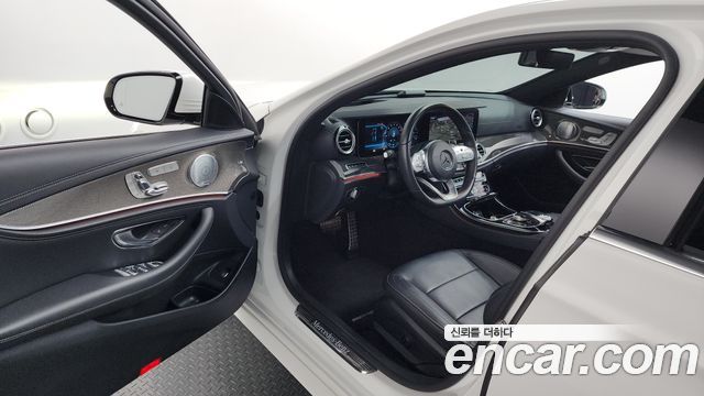 Mercedes-Benz E-Class E350 4MATIC AMG Line