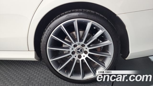 Mercedes-Benz E-Class E350 4MATIC AMG Line