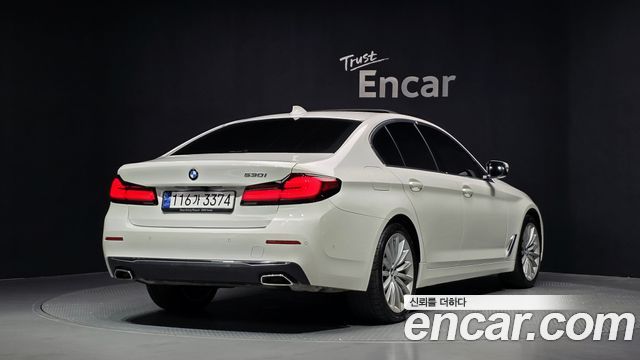 BMW 5-Series 530i Luxury