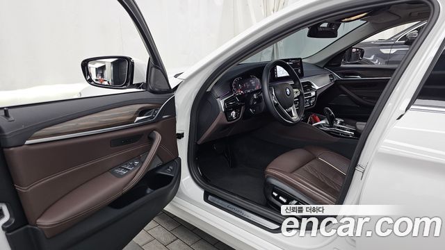 BMW 5-Series 530i Luxury