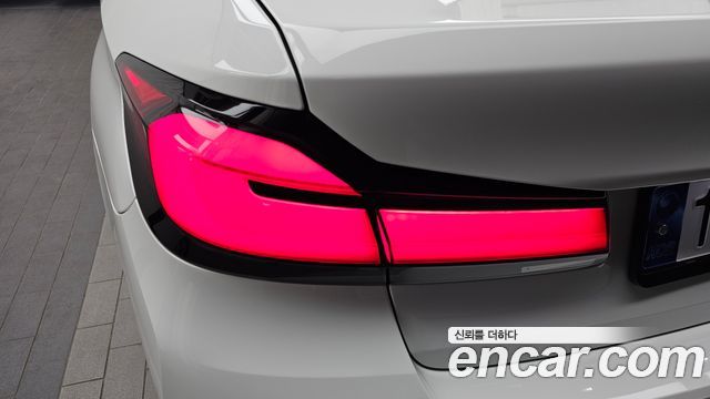 BMW 5-Series 530i Luxury