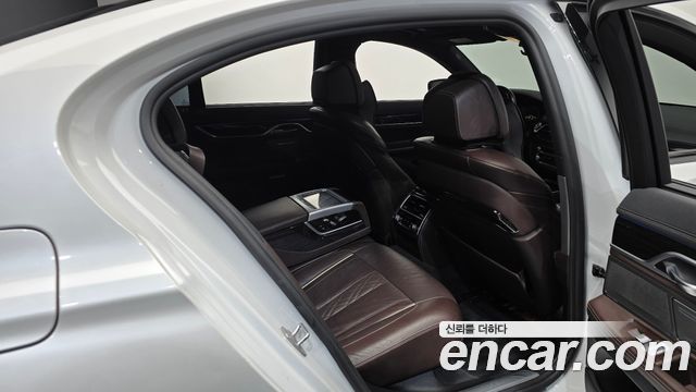 BMW 7-Series 740d xDrive M Sport