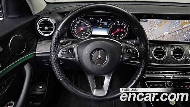 Mercedes-Benz E-Class E200 Avantgarde