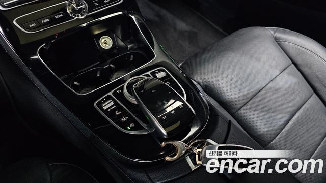 Mercedes-Benz E-Class E200 Avantgarde