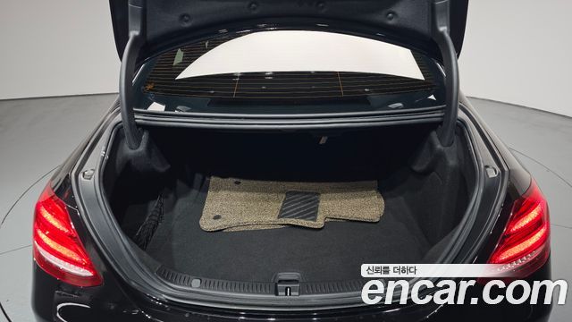 Mercedes-Benz E-Class E200 Avantgarde