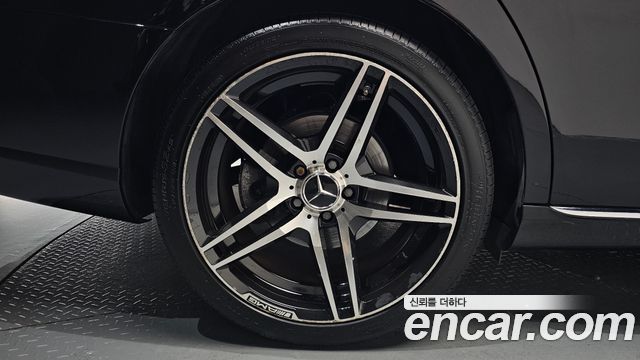 Mercedes-Benz E-Class E200 Avantgarde