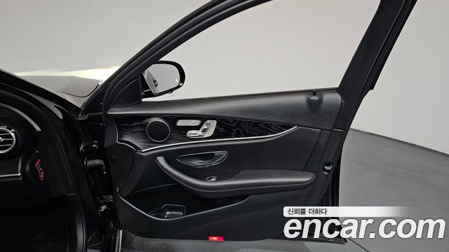 Mercedes-Benz E-Class E200 Avantgarde