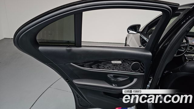 Mercedes-Benz E-Class E200 Avantgarde