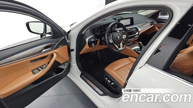 BMW 5-Series 530e Luxury