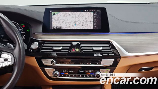 BMW 5-Series 530e Luxury
