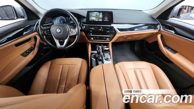 BMW 5-Series 520i Luxury