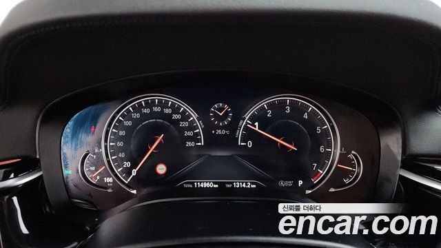 BMW 5-Series 520i Luxury