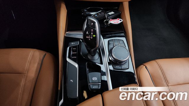 BMW 5-Series 520i Luxury