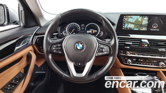 BMW 5-Series 520i Luxury