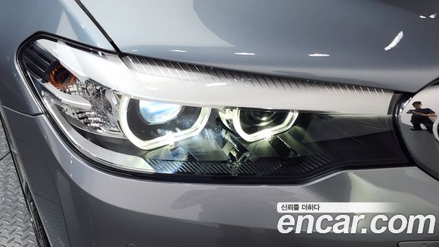 BMW 5-Series 520i Luxury
