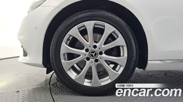 Mercedes-Benz E-Class E220d Exclusive